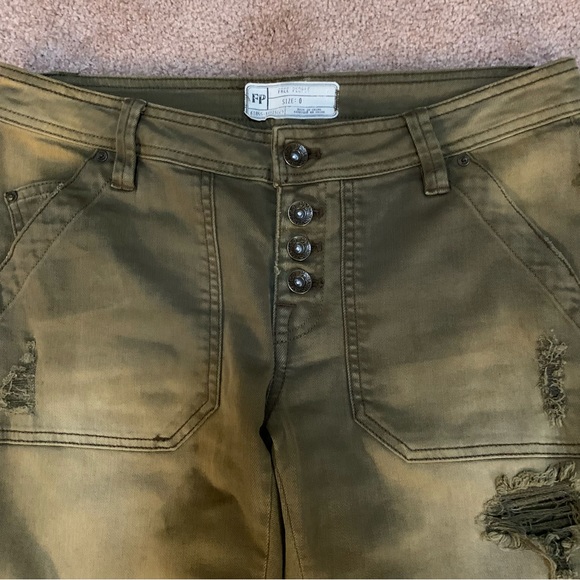 free people Mountaineer Destroyed Jeans . - Picture 6 of 11